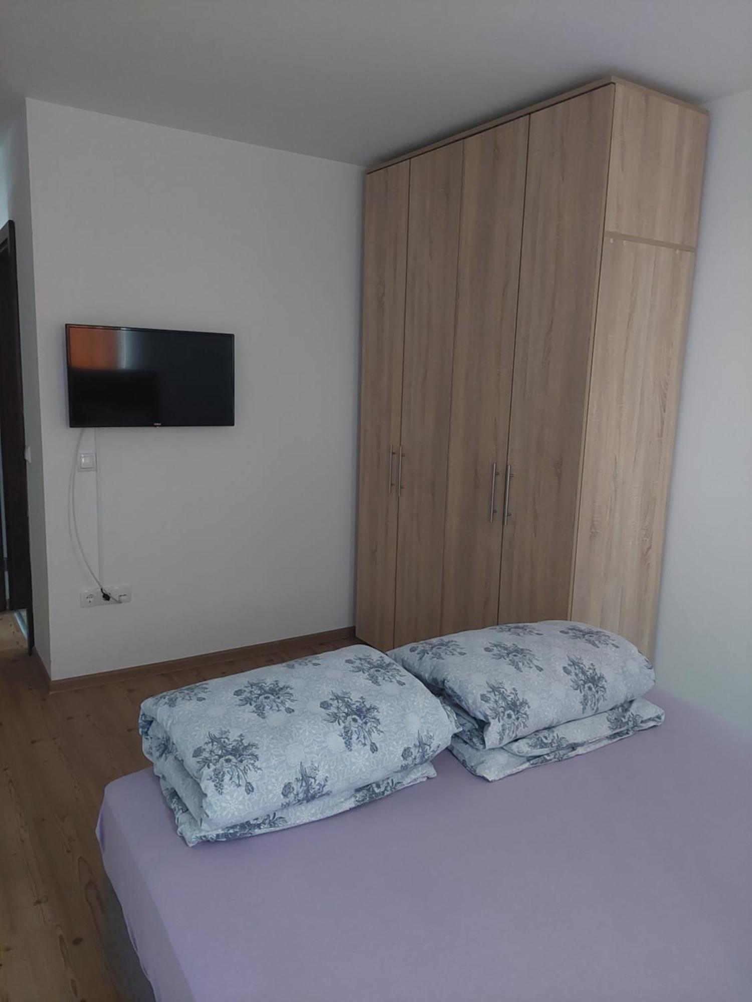 Restoran Bmb Hotel Odzak Luaran gambar